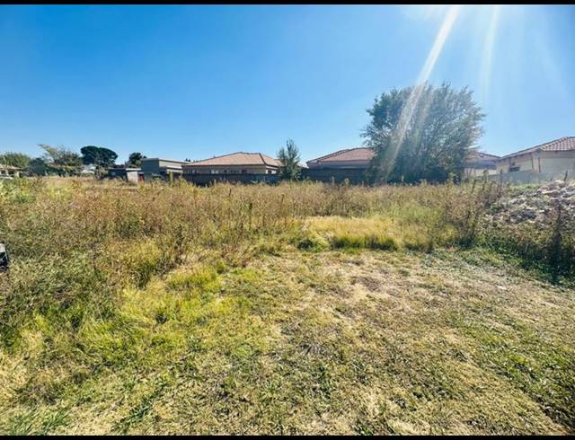 LAND FOR SALE IN MIMOSA PARK